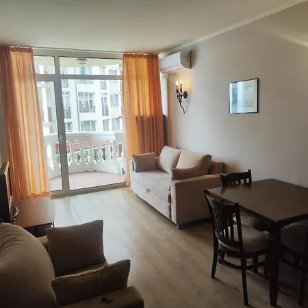 Umi Aparthotel *